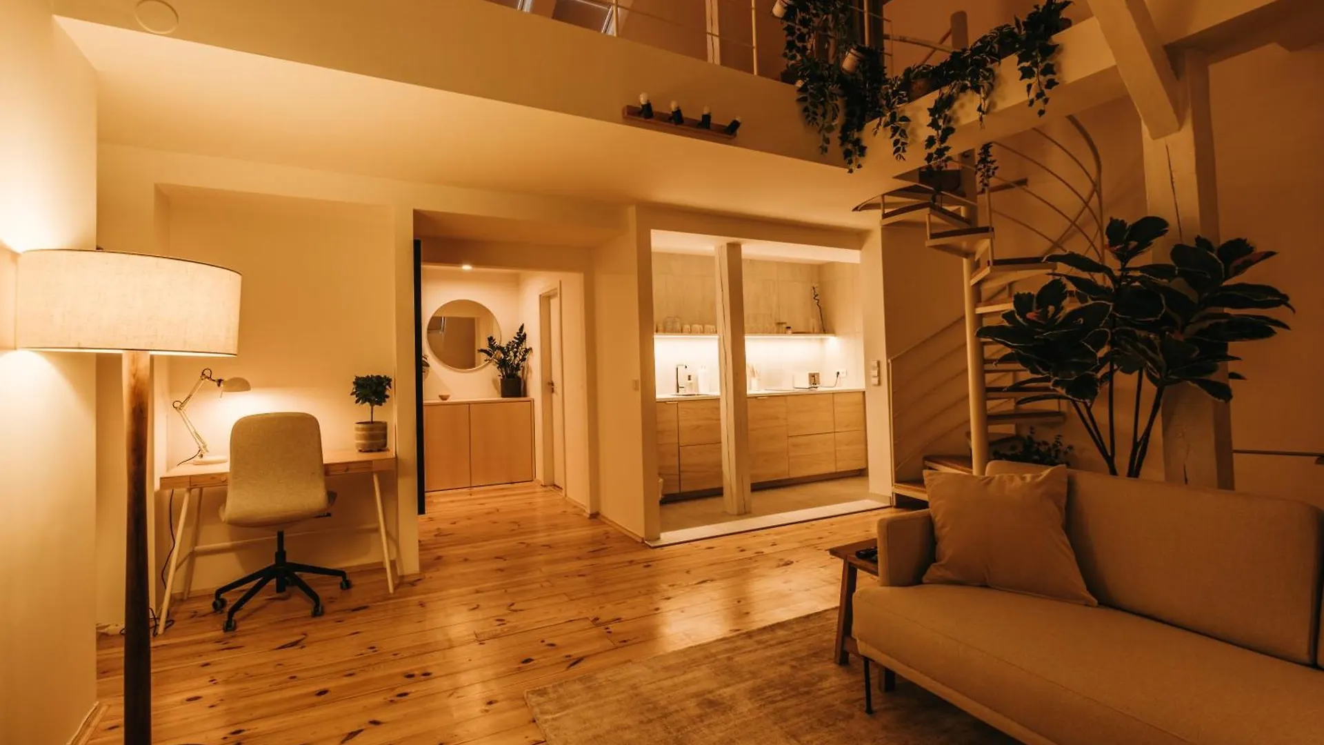 Modern Sunlit Loft With A/C In Prime Location Apartment Prague Czech Republic